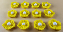 12 x Edible 3D 20mm flowers icing toppers, cake cupcakes decorations T105