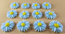 12 x Edible 3D 20mm Daisies Daisy flowers icing toppers, cake cupcakes T115