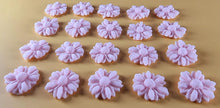 20 x Edible 3D 15mm daisies daisy flowers icing toppers, cake cupcakes decorations T017
