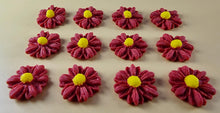 12 x Edible 3D 15mm Daisies Daisy flowers icing toppers, cake cupcakes T114