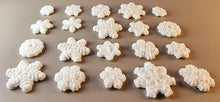 20 x Edible 3D 30mm Mixed Size Snowflakes icing toppers, cake cupcakes decorations T054