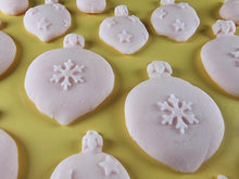 15 x Edible 3D 50mm Christmas Baubles, icing toppers, cake cupcakes decorations T091