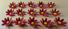 15 x Edible 3D Daisy Flowers Daisies icing toppers, cake cupcakes decorations T099