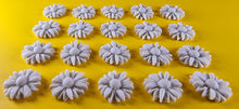20 x Edible 3D 20mm daisies daisy flowers icing toppers, cake cupcakes decorations T016