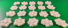 20 x Edible 3D 30mm daisies daisy flowers icing toppers, cake cupcakes decorations T015