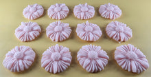 12 x Edible 3D 35mm Daisies, Daisy Flowers, icing toppers, cake cupcakes decorations T081