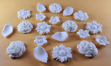 20 Piece Edible 3D Bouquet Flower set, icing toppers, cake cupcakes decorations T070