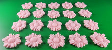 20 x Edible 3D 30mm daisies daisy flowers icing toppers, cake cupcakes decorations T015