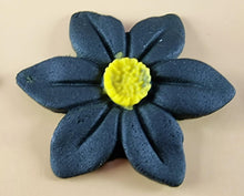 9 x Edible 3D 40mm Wild daffodil Flowers icing toppers, cake cupcakes T121