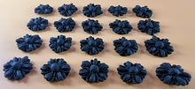 20 x Edible 3D 15mm daisies daisy flowers icing toppers, cake cupcakes decorations T017