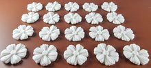 20 x Edible 3D 25mm daisies daisy flowers icing toppers, cake cupcakes decorations T014