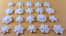 20 x Edible 3D 20mm Small Snowflakes icing toppers, cake cupcakes decorations T062