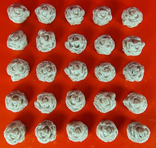 30 x Edible 3D 1.2mm high detail rose roses flowers icing toppers, cake cupcakes decorations T004