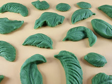 18 x Edible 3D Mixed Leaves, Leaf, icing toppers, cake cupcakes T138