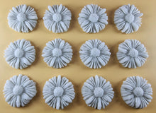 12 x Edible 3D 35mm Daisies, Daisy Flowers, icing toppers, cake cupcakes decorations T081