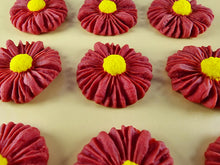 12 x Edible 3D 35mm Daisies Daisy flowers icing toppers, cake cupcakes T118