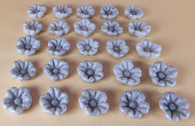 30 x Edible 3D 17mm flower flowers icing toppers, cake cupcakes decorations T006