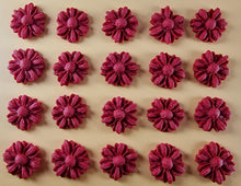 20 x Edible 3D 15mm daisies daisy flowers icing toppers, cake cupcakes decorations T017