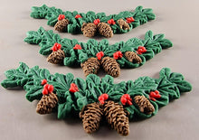 3 x Edible 3D 110mm Fully Decorated Garlands, Christmas icing toppers, cake cupcakes T126
