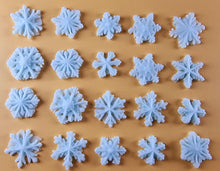 20 x Edible 3D 20mm Small Snowflakes icing toppers, cake cupcakes decorations T062