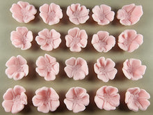 20 x Edible 3D 25mm Buttercup flowers icing toppers, cake cupcakes decorations T045