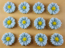12 x Edible 3D 22mm flowers icing toppers, cake cupcakes decorations T104