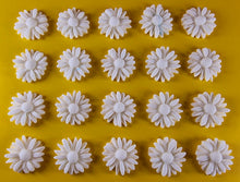 20 x Edible 3D 20mm daisies daisy flowers icing toppers, cake cupcakes decorations T016