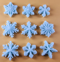 9 x Edible 3D 30mm Snowflakes Snow icing toppers, cake cupcakes decorations T063