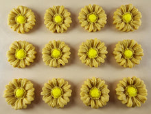 12 x Edible 3D 22mm flowers icing toppers, cake cupcakes decorations T104