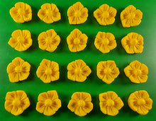 20 x Edible 3D 20mm flower flowers icing toppers, cake cupcakes decorations T032