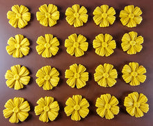 20 x Edible 3D 25mm daisies daisy flowers icing toppers, cake cupcakes decorations T014