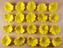 20 x Edible 3D 30mm Primula Primrose Flowers, icing toppers, cake cupcakes decorations T068
