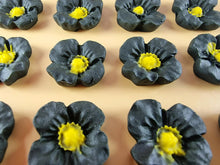 12 x Edible 3D 20mm flowers icing toppers, cake cupcakes decorations T106