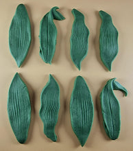 8 x Edible 3D Mixed Sized Leaves, Leaf, icing, cupcake toppers T140