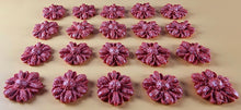 20 x Edible 3D 15mm daisies daisy flowers icing toppers, cake cupcakes decorations T017