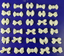 30 x Edible 3D small bows bow icing toppers, cake cupcakes decorations T012