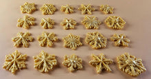 20 x Edible 3D 20mm Small Snowflakes icing toppers, cake cupcakes decorations T062