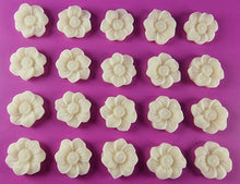 20 x Edible 3D 22mm flower flowers icing toppers, cake cupcakes decorations T025