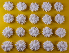 20 x Edible 3D 20mm daisies daisy flowers icing toppers, cake cupcakes decorations T016