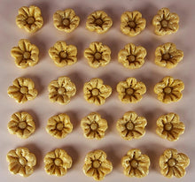 30 x Edible 3D 17mm flower flowers icing toppers, cake cupcakes decorations T006