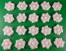 20 x Edible 3D 30mm daisies daisy flowers icing toppers, cake cupcakes decorations T015