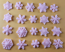 20 x Edible 3D 20mm Small Snowflakes icing toppers, cake cupcakes decorations T062