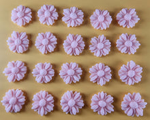 20 x Edible 3D 15mm daisies daisy flowers icing toppers, cake cupcakes decorations T017