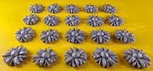 20 x Edible 3D 20mm daisies daisy flowers icing toppers, cake cupcakes decorations T016