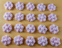 20 x Edible 3D 15mm daisies daisy flowers icing toppers, cake cupcakes decorations T017