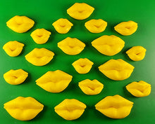 20 x Edible 3D 25mm Mixed Size Lips icing toppers, cake cupcakes decorations T050