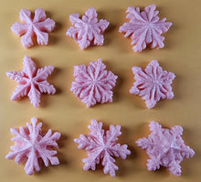9 x Edible 3D 30mm Snowflakes Snow icing toppers, cake cupcakes decorations T063