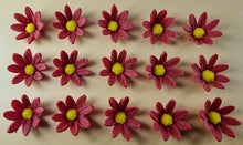 15 x Edible 3D Daisy Flowers Daisies icing toppers, cake cupcakes decorations T099