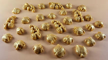 30 x Edible 3D 10mm Snowdrop Flowers, icing toppers, cake cupcakes decorations T066