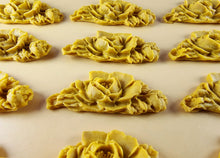 12 x Edible 3D 55mm Rose Bunches, icing toppers, cake cupcakes decorations T080